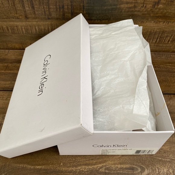 Calvin Klein | Kitten Heel Shoe in Patent Leather - Picture 2 of 9